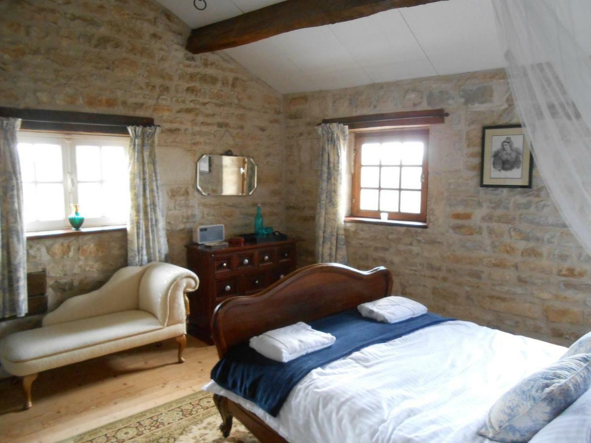 Chat Noir Gite Et Chambre D'Hotes Genouille  Exterior foto