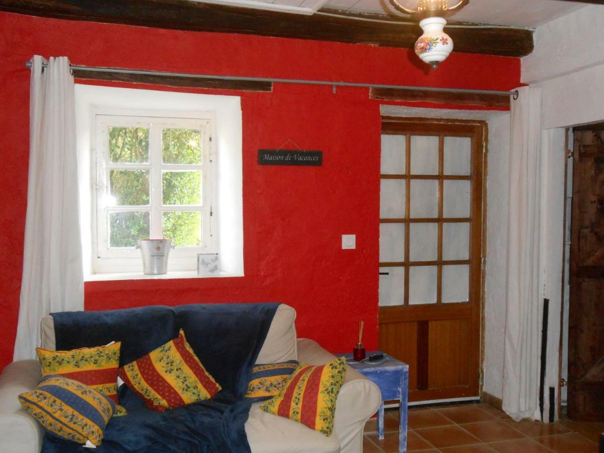 Chat Noir Gite Et Chambre D'Hotes Genouille  Exterior foto