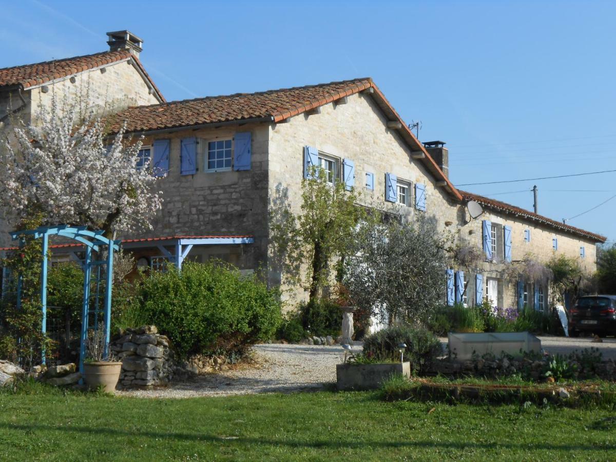 Chat Noir Gite Et Chambre D'Hotes Bed and Breakfast Genouille  Exterior foto